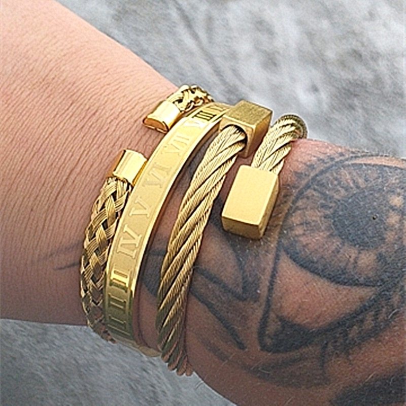 BRACELET